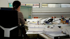 Advogada fala sobre as diferenças entre trabalhar para escritório e empresa