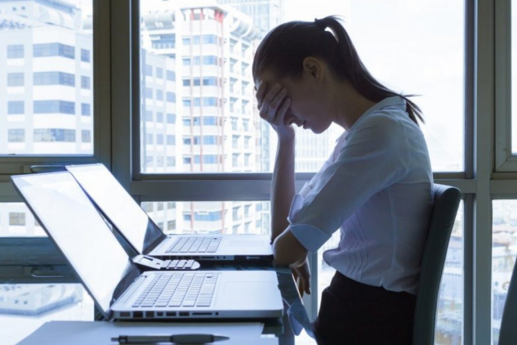 como controlar a ansiedade no ambiente de trabalho