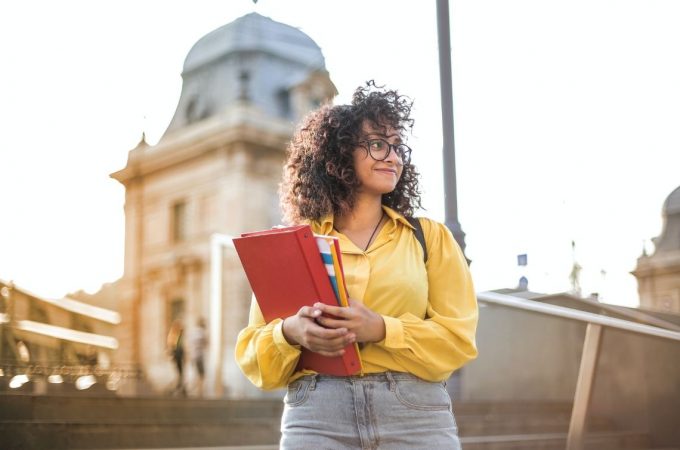 Pensa em fazer pós no exterior? Participe de evento gratuito com Harvard, MIT e Oxford